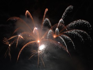 White_bright_fireworks-free